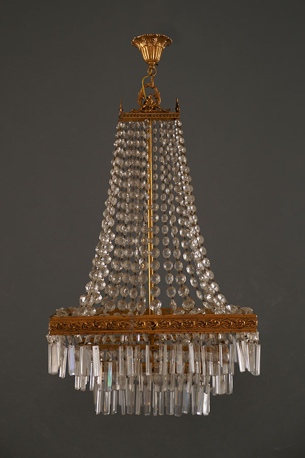 Vieux lustres Collection de vieilles lampes Commerce Pologne