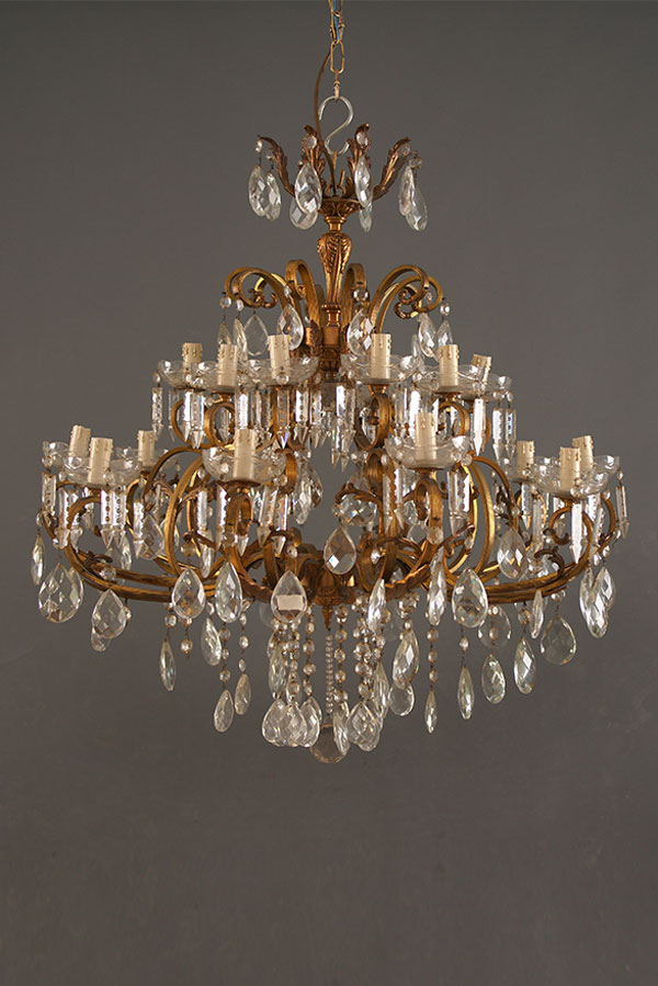 Vieux lustres Collection de vieilles lampes Commerce Pologne