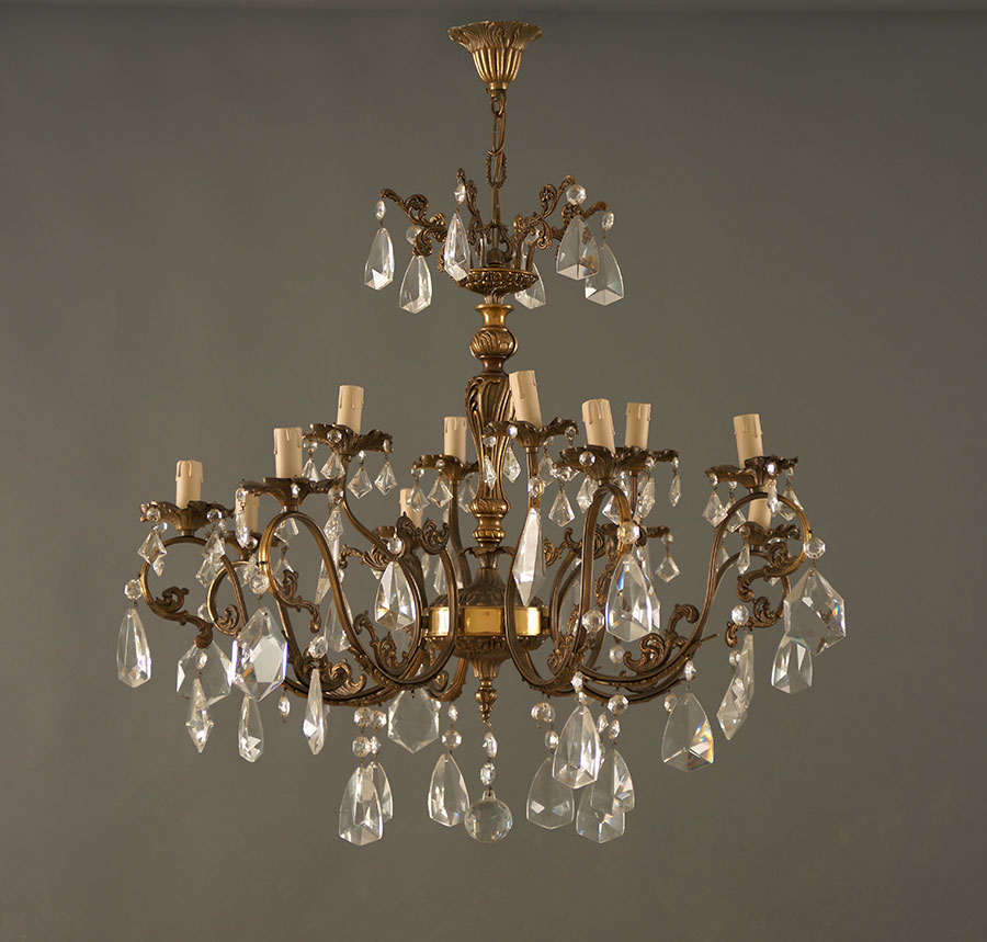 Vieux lustres Collection de vieilles lampes Commerce Pologne