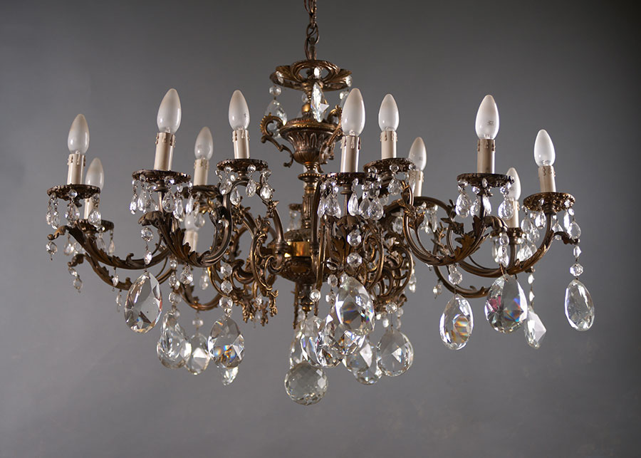 Vieux lustres Collection de vieilles lampes Commerce Pologne