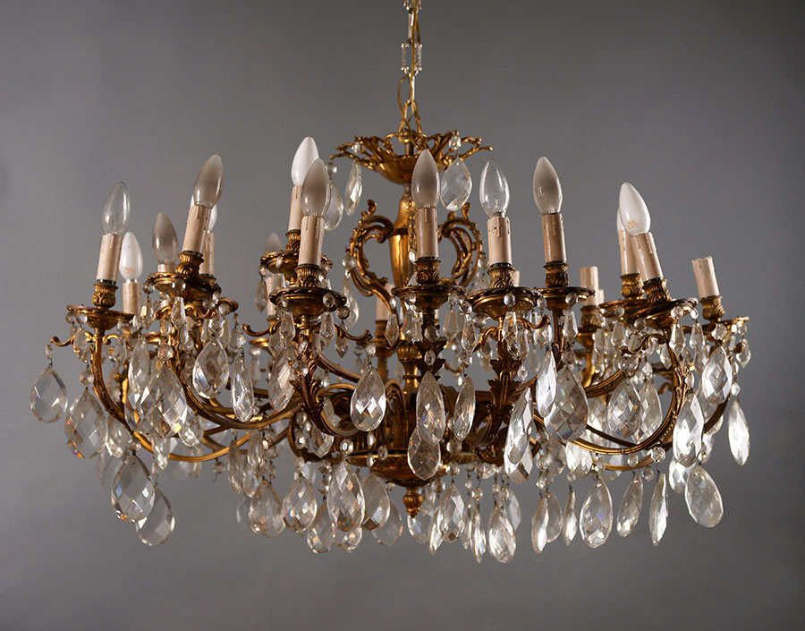 Vieux lustres Collection de vieilles lampes Commerce Pologne