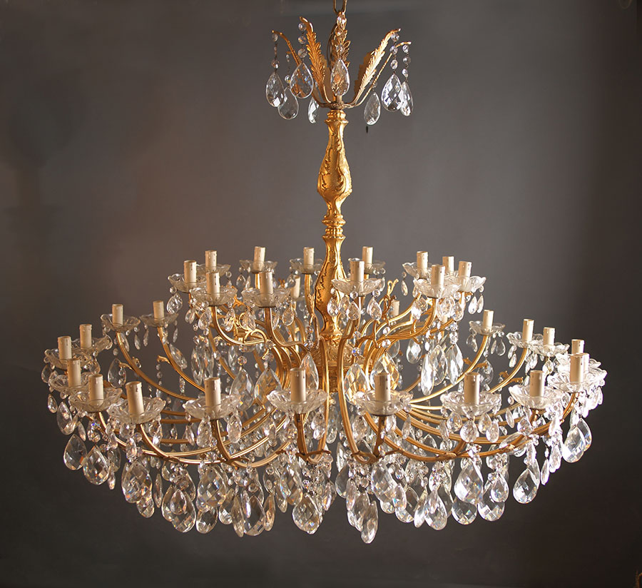Vieux lustres Collection de vieilles lampes Commerce Pologne