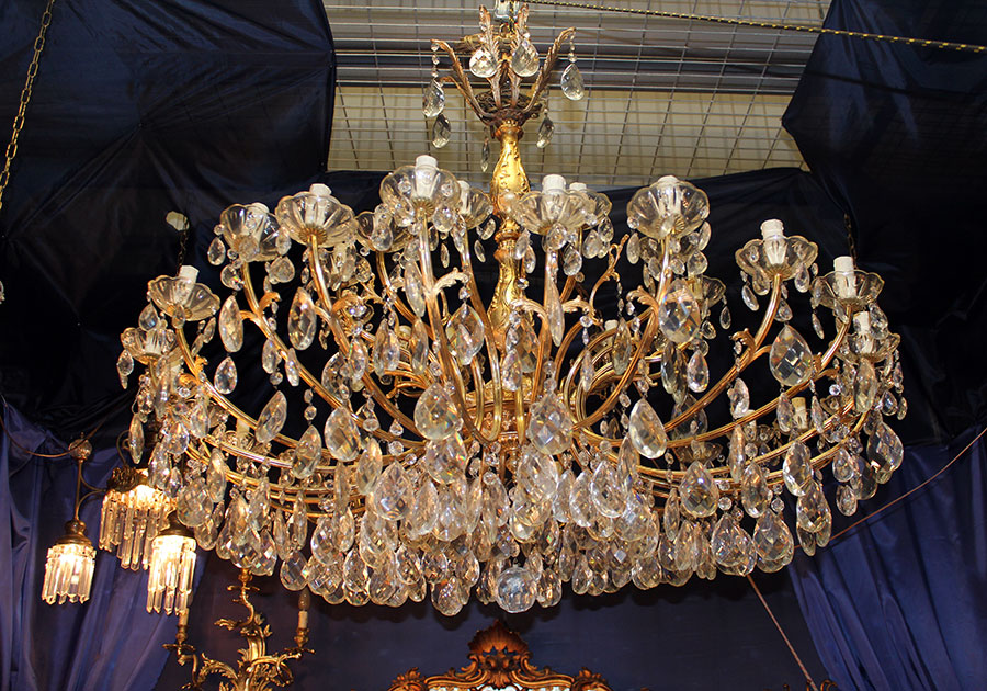 Vieux lustres Collection de vieilles lampes Commerce Pologne